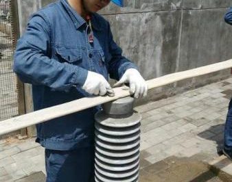 110千伏新間隔擴(kuò)建內(nèi)的35千伏電容器進(jìn)行硬母線(xiàn)制作