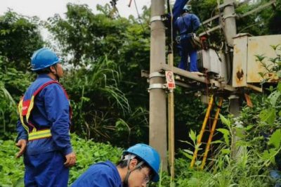 漢中供電公司排查轄區(qū)內(nèi)的變電站、輸電線路、供電設(shè)施