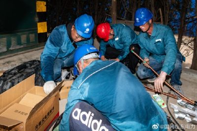 10千伏長園1線開展電纜敷設作業(yè)，制作電纜中間頭