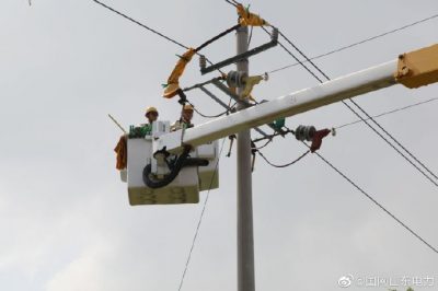 10千伏宋家線104號(hào)桿設(shè)備線夾發(fā)熱故障，無(wú)棣縣供電公司更換線路老舊零件
