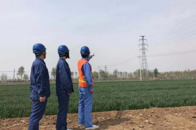 唐縣供電公司進(jìn)行線路巡視，消除線路設(shè)備隱患