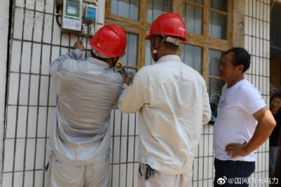 西洞庭供電公司開(kāi)展配電線路設(shè)備特巡、帶電作業(yè)、紅外測(cè)溫、主動(dòng)搶修等工作