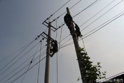 將100千伏安變壓器更換為200千伏安變壓器，提高供電可靠性