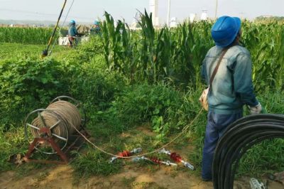 招遠市供電公司新立桿塔、架設(shè)導線、切割負荷