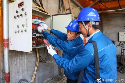 寺頭鎮(zhèn)山楂冷風庫進行用電設(shè)備檢查