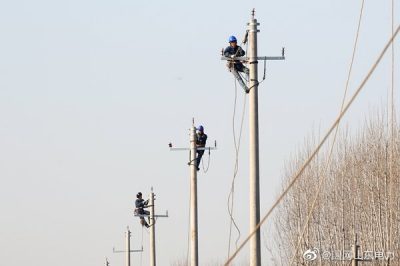 鄒平市供電公司對(duì)實(shí)戶(hù)農(nóng)支線(xiàn)開(kāi)展改造工作