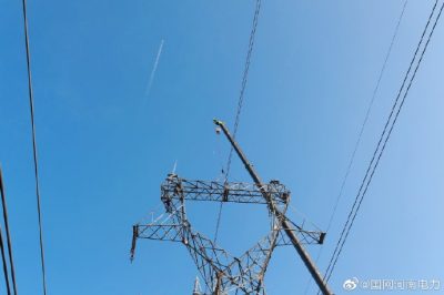 220千伏黃荊線(xiàn)43號(hào)塔升高改造工作