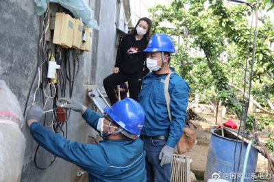 城關街道月莊櫻桃大棚區(qū)檢修用電線路