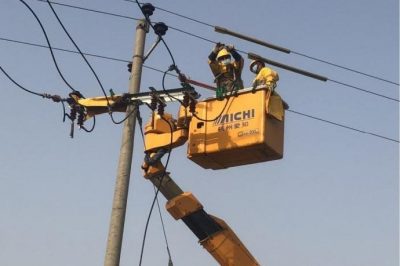 10千伏線(xiàn)路電桿進(jìn)行帶電接引線(xiàn)