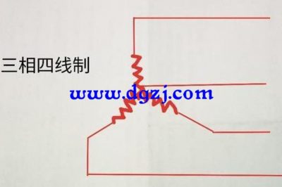 為什么電線桿有四根高壓線？