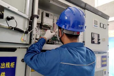 裝表接電戰(zhàn)高溫 項目投產電充足