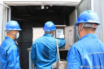 國網(wǎng)東阿縣供電公司重點(diǎn)巡視配電室、開閉所配備的排水泵、發(fā)電機(jī)等設(shè)備