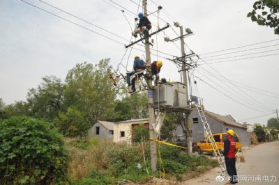 對10千伏和供5程臺線開展集中檢修，更換斷路器，安裝配變安裝