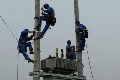 國網(wǎng)無極縣供電公司簡化流程、提速進(jìn)度，確保企業(yè)盡早用電