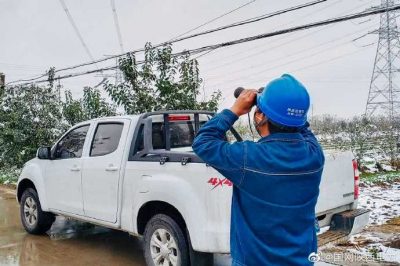 可能造成輸電線路覆冰舞動倒塔、斷線、設(shè)備污閃等事故