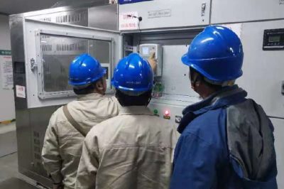 對弘利名邸小區(qū)1500余戶逐戶進(jìn)行試送電檢查