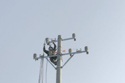 對110千伏淮鎮(zhèn)站10千伏新建線路架設(shè)導線