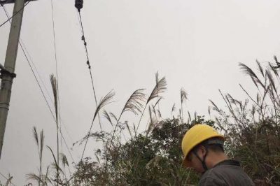 對(duì)輸電線(xiàn)路開(kāi)展無(wú)人機(jī)巡檢