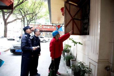 對(duì)全縣有私自啟用報(bào)停變壓器、竊電等行為的企業(yè)、用戶開展專項(xiàng)排查