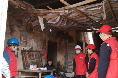 開展“關(guān)愛老人，為家居線路保安全”為主題的愛心志愿活動