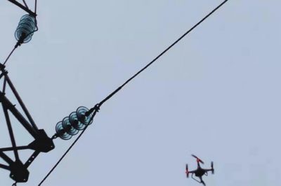 操控?zé)o人機，對35千伏潯東線進行巡視