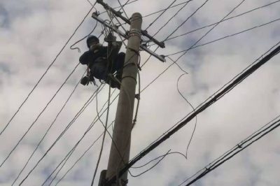 開展接戶線、銹蝕表箱改造，努力增荷供電可靠性