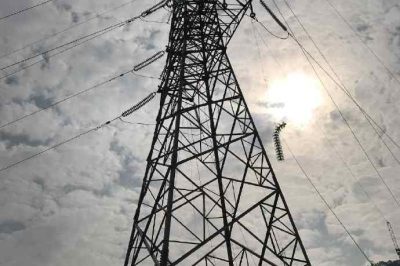 對南廣高鐵小湘段的兩條220千伏高鐵供電專線進(jìn)行計劃停電檢修